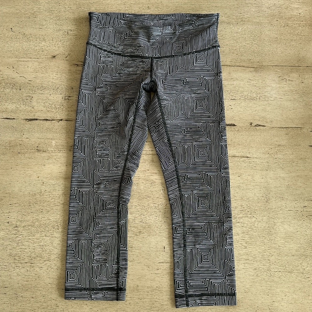 Wunder under leggings designed for yoga and training